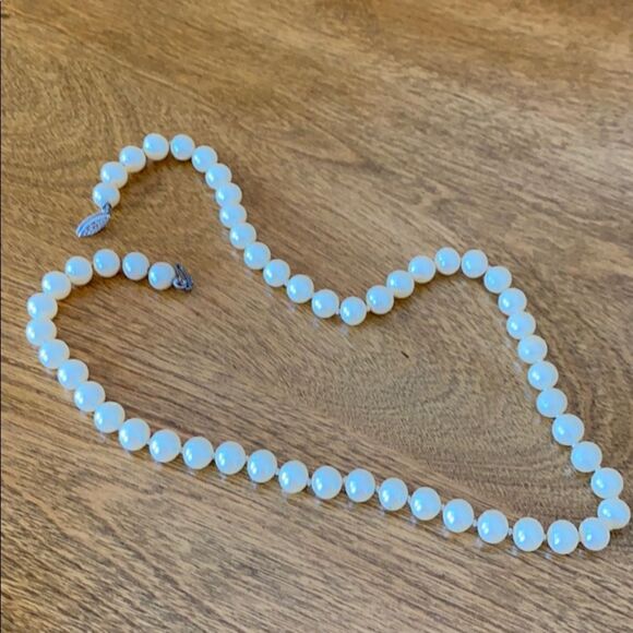 Pearl  necklace w/ss clasp - Picture 1 of 4